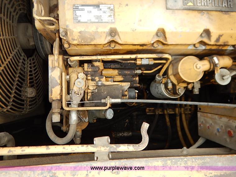 image for item I5123 1991 Caterpillar AP-1050 asphalt paver