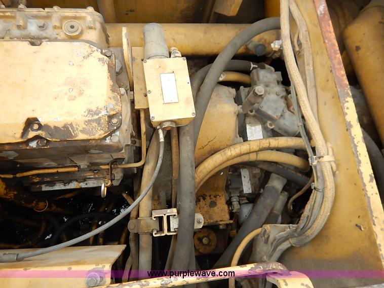 image for item I5123 1991 Caterpillar AP-1050 asphalt paver