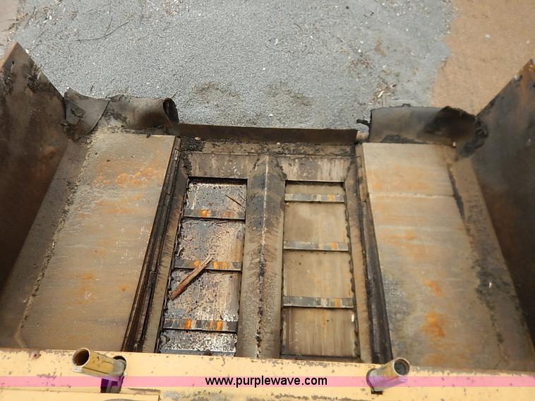 image for item I5123 1991 Caterpillar AP-1050 asphalt paver