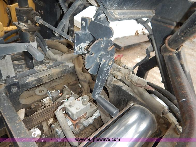 image for item I5123 1991 Caterpillar AP-1050 asphalt paver