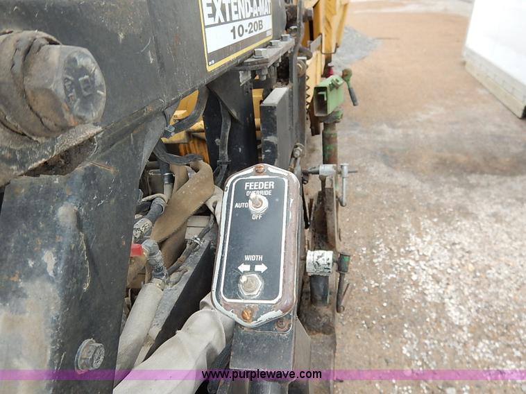 image for item I5123 1991 Caterpillar AP-1050 asphalt paver