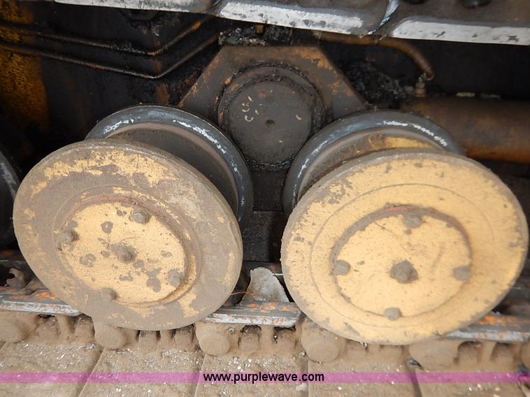 image for item I5123 1991 Caterpillar AP-1050 asphalt paver