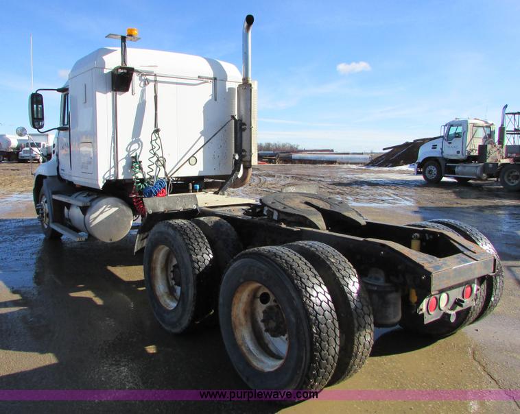 image for item I6667 2002 Mack CX613 Vision semi truck