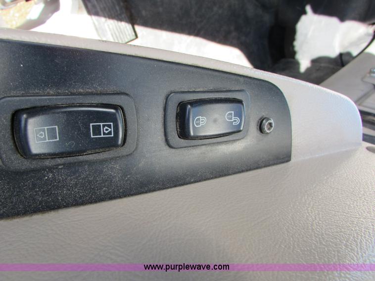 image for item I6667 2002 Mack CX613 Vision semi truck