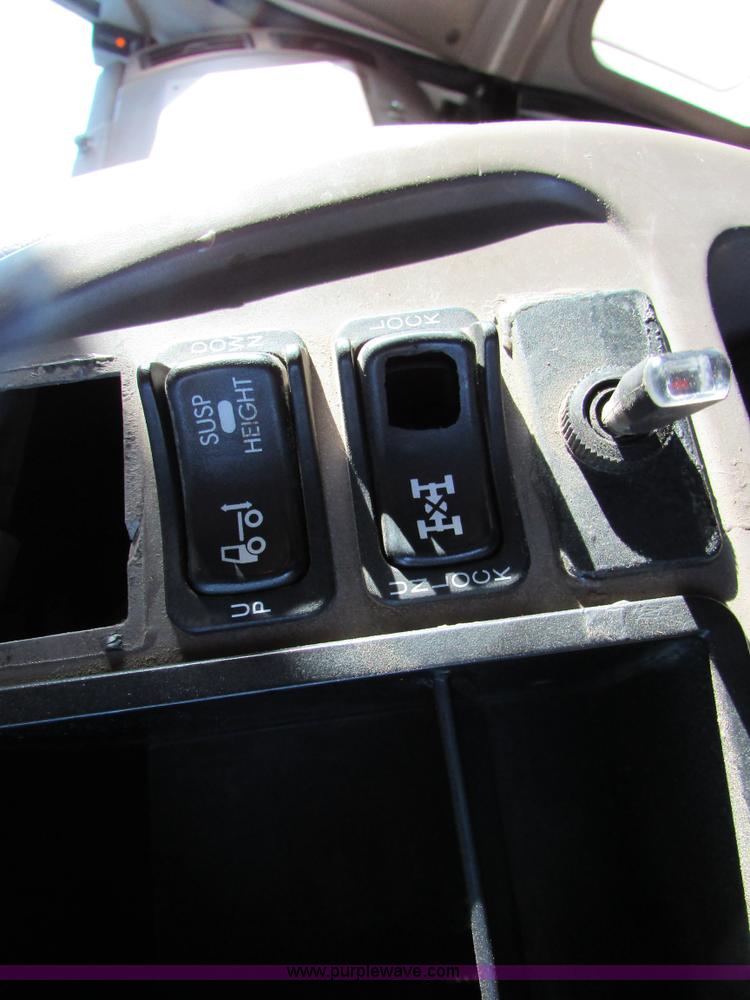 image for item I6667 2002 Mack CX613 Vision semi truck