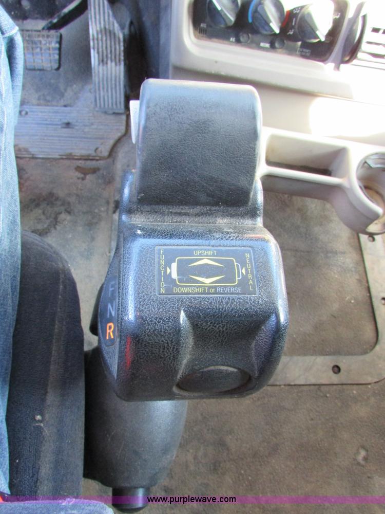 image for item I6667 2002 Mack CX613 Vision semi truck