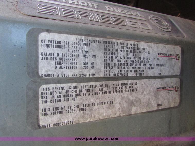 image for item I6670 2004 Freightliner Columbia semi truck