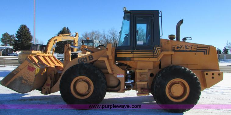 image for item I6672 1999 Case 621B wheel loader