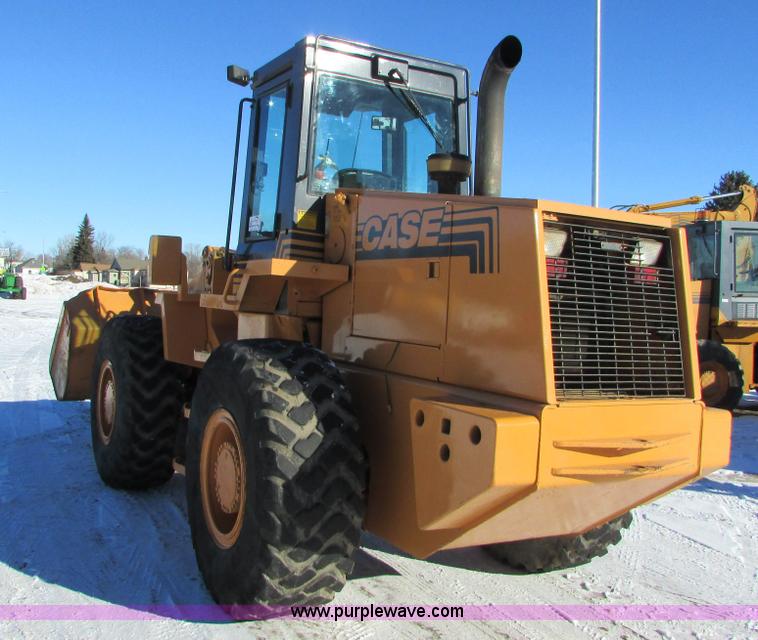 image for item I6672 1999 Case 621B wheel loader