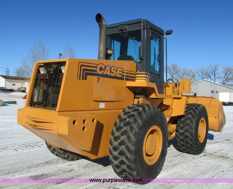 image for item I6672 1999 Case 621B wheel loader