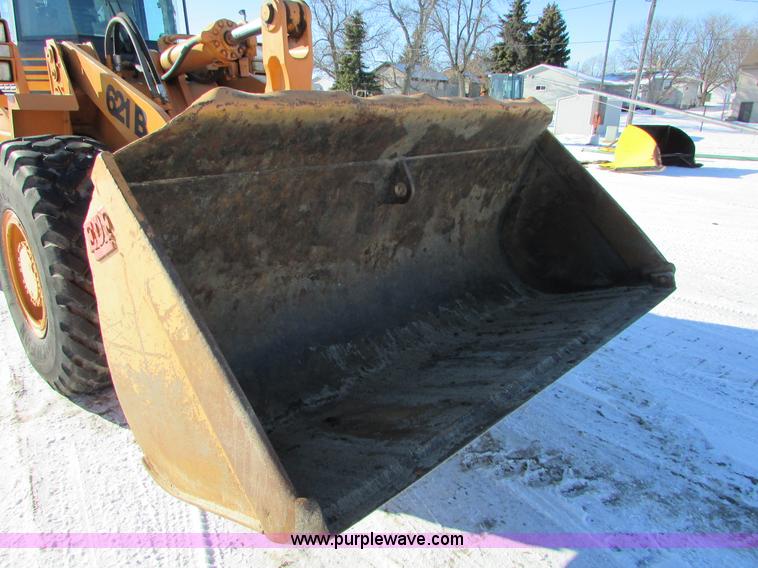 image for item I6672 1999 Case 621B wheel loader