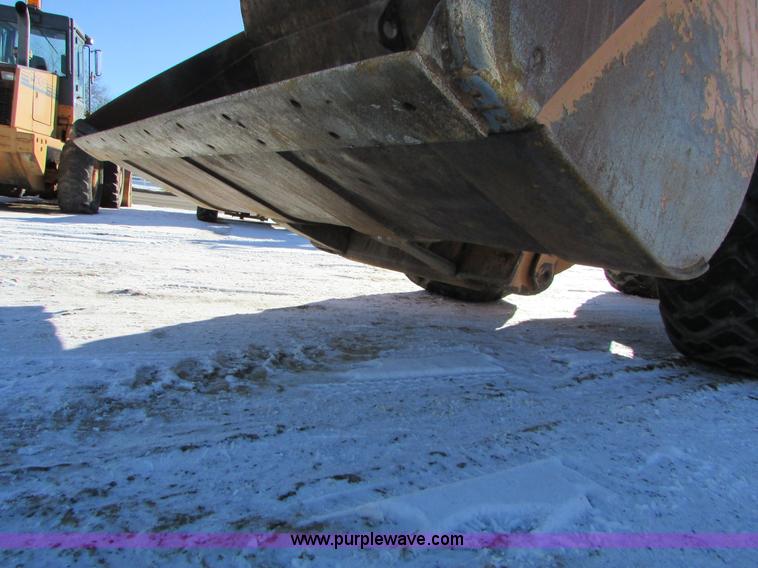 image for item I6672 1999 Case 621B wheel loader