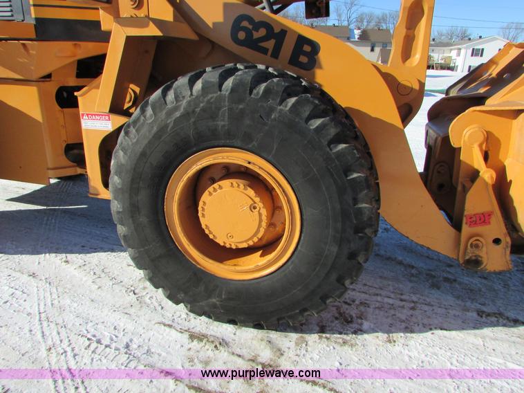 image for item I6672 1999 Case 621B wheel loader