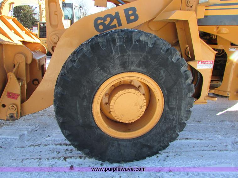 image for item I6672 1999 Case 621B wheel loader