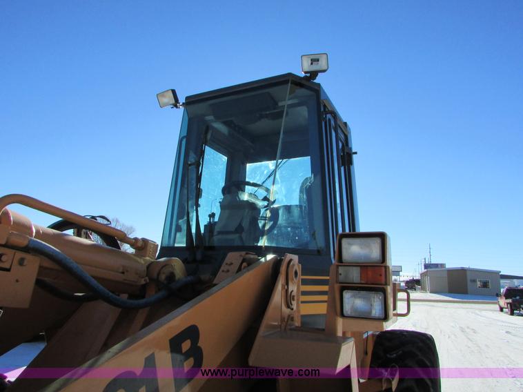 image for item I6672 1999 Case 621B wheel loader