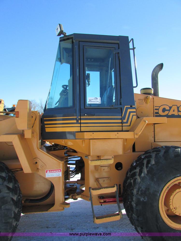 image for item I6672 1999 Case 621B wheel loader