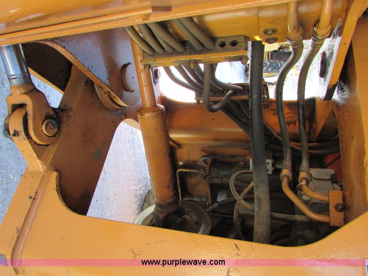 image for item I6672 1999 Case 621B wheel loader