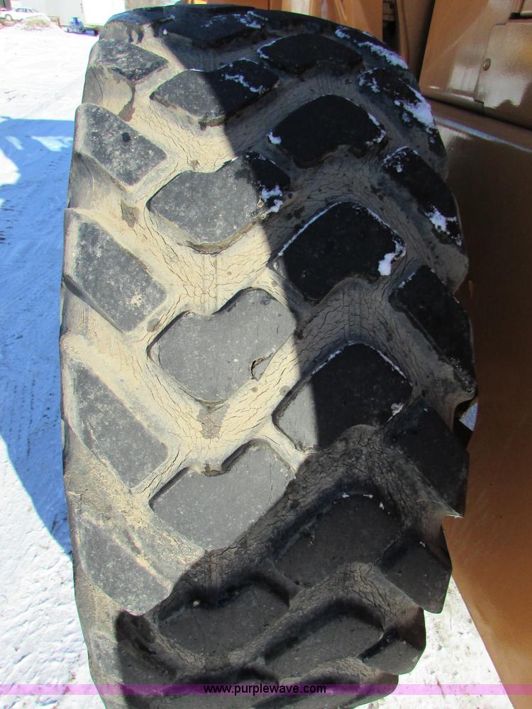 image for item I6672 1999 Case 621B wheel loader