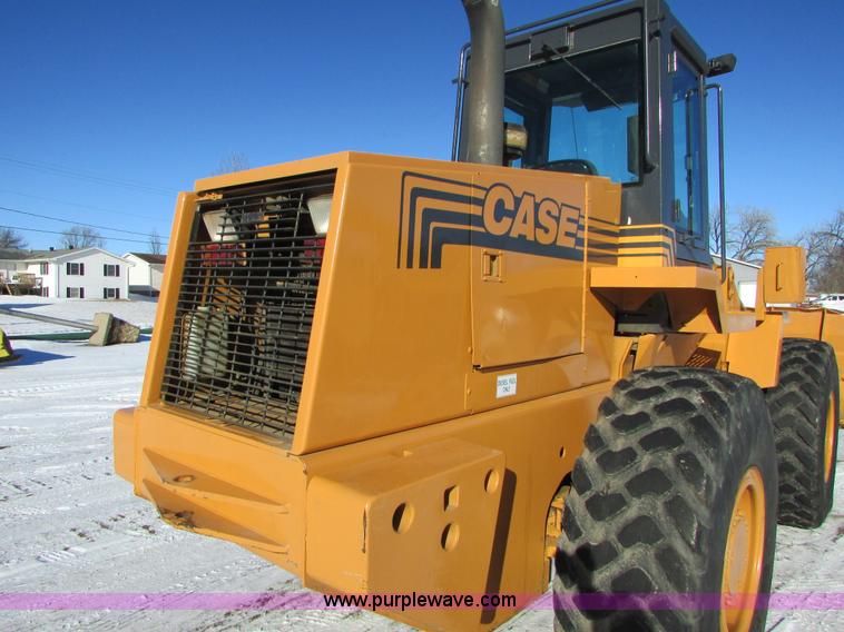 image for item I6672 1999 Case 621B wheel loader