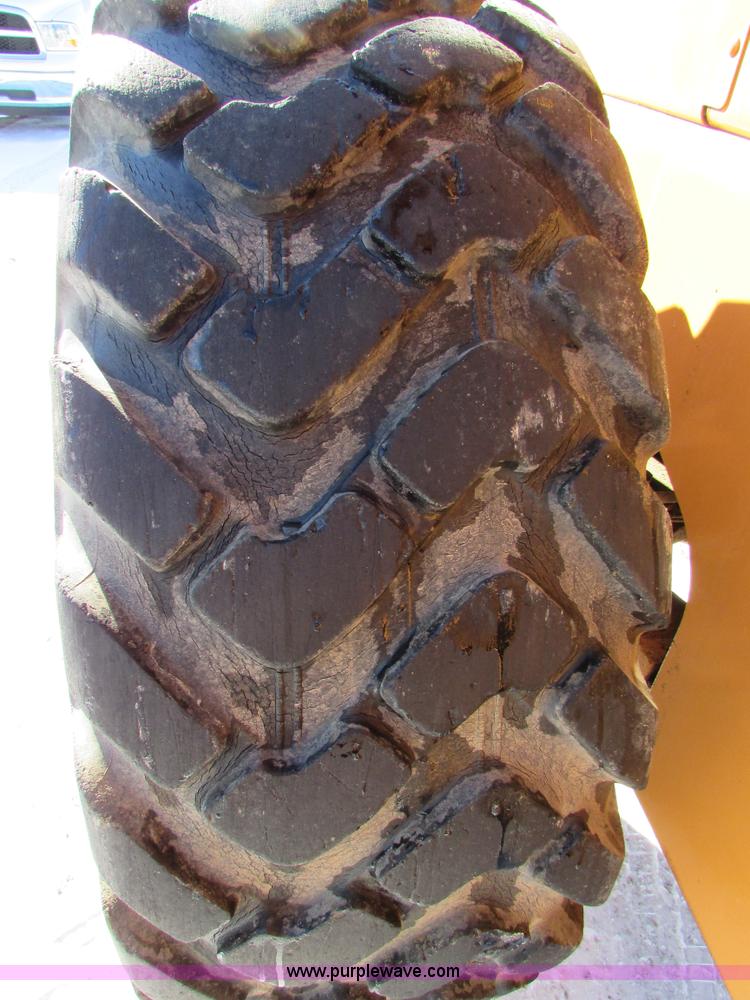 image for item I6672 1999 Case 621B wheel loader