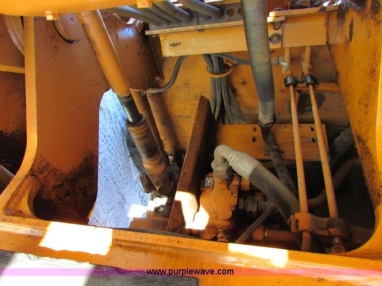 image for item I6672 1999 Case 621B wheel loader