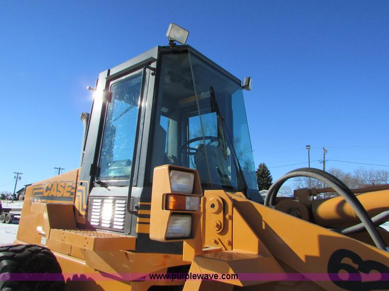 image for item I6672 1999 Case 621B wheel loader