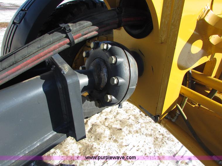 image for item I6674 2007 John Deere 772D articulated motor grader