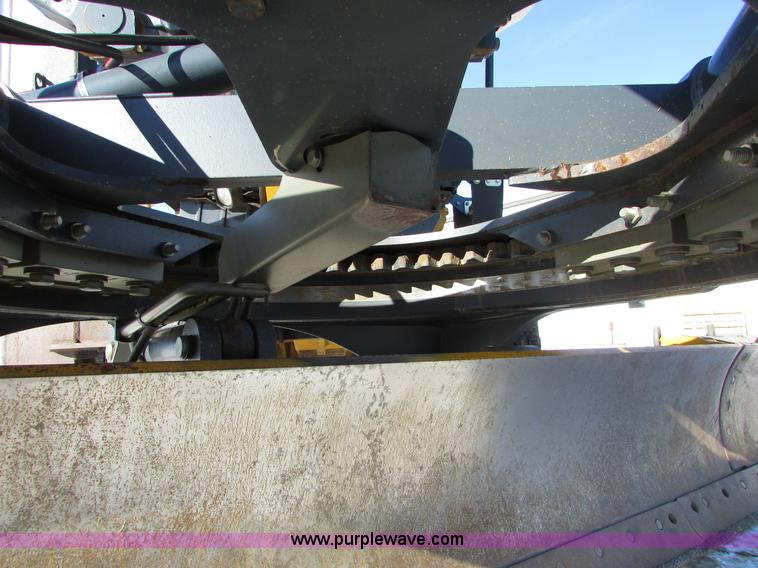 image for item I6674 2007 John Deere 772D articulated motor grader