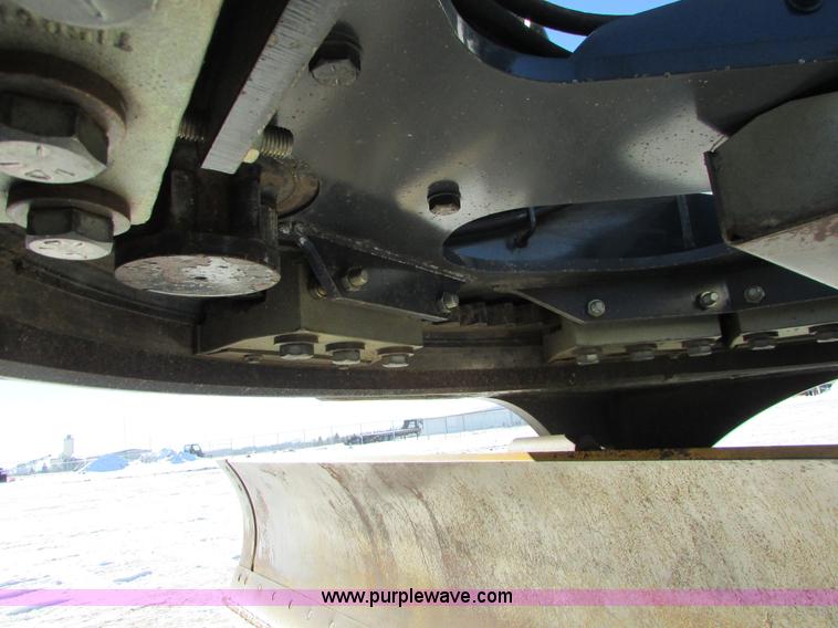 image for item I6674 2007 John Deere 772D articulated motor grader