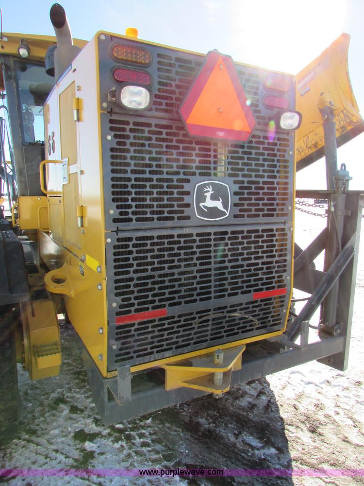 image for item I6674 2007 John Deere 772D articulated motor grader
