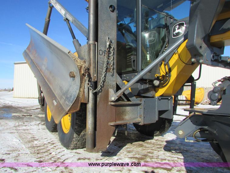 image for item I6674 2007 John Deere 772D articulated motor grader