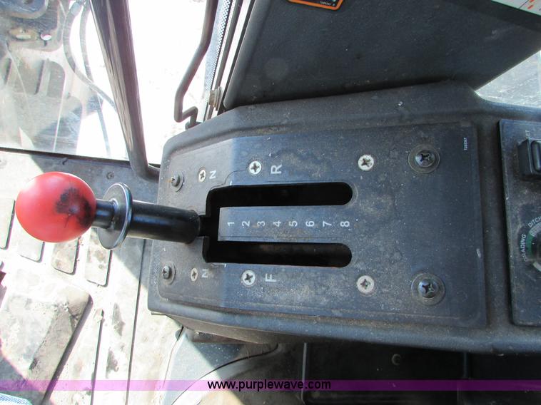 image for item I6674 2007 John Deere 772D articulated motor grader