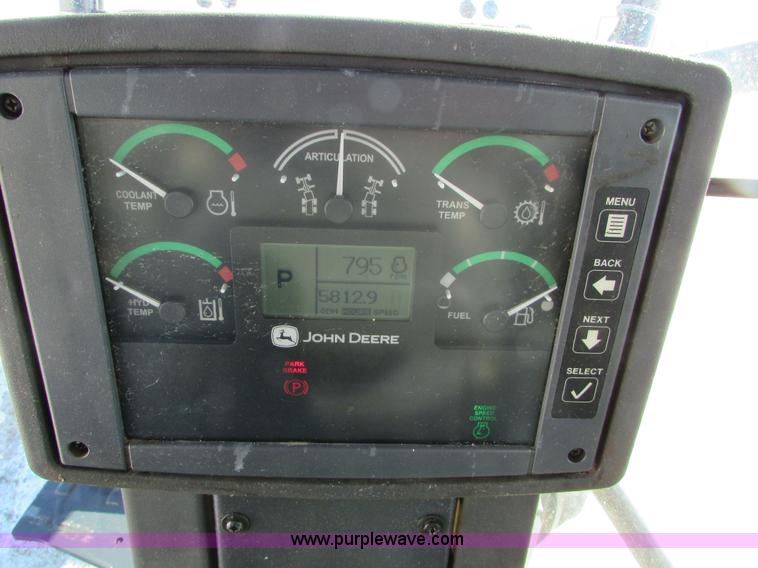 image for item I6674 2007 John Deere 772D articulated motor grader