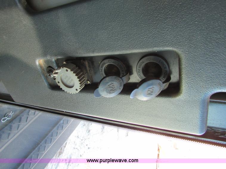 image for item I6674 2007 John Deere 772D articulated motor grader