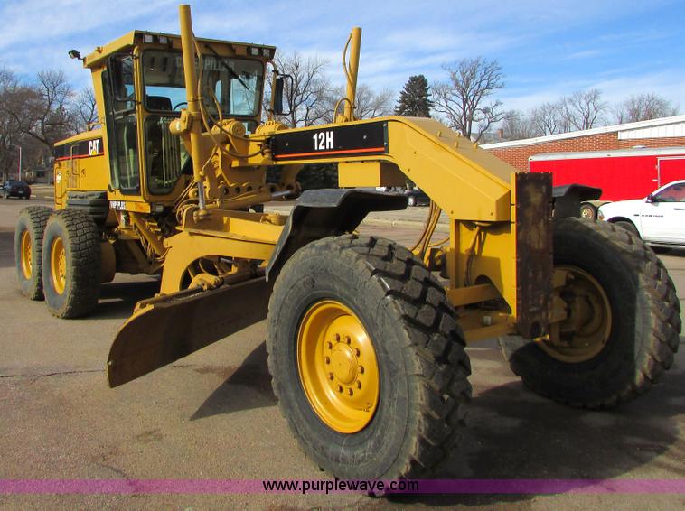 image for item I6676 2005 Caterpillar 12H VHP Plus motor grader