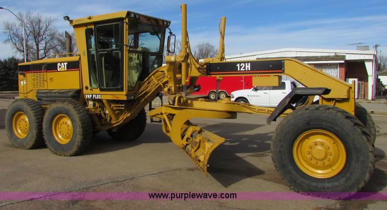 image for item I6676 2005 Caterpillar 12H VHP Plus motor grader