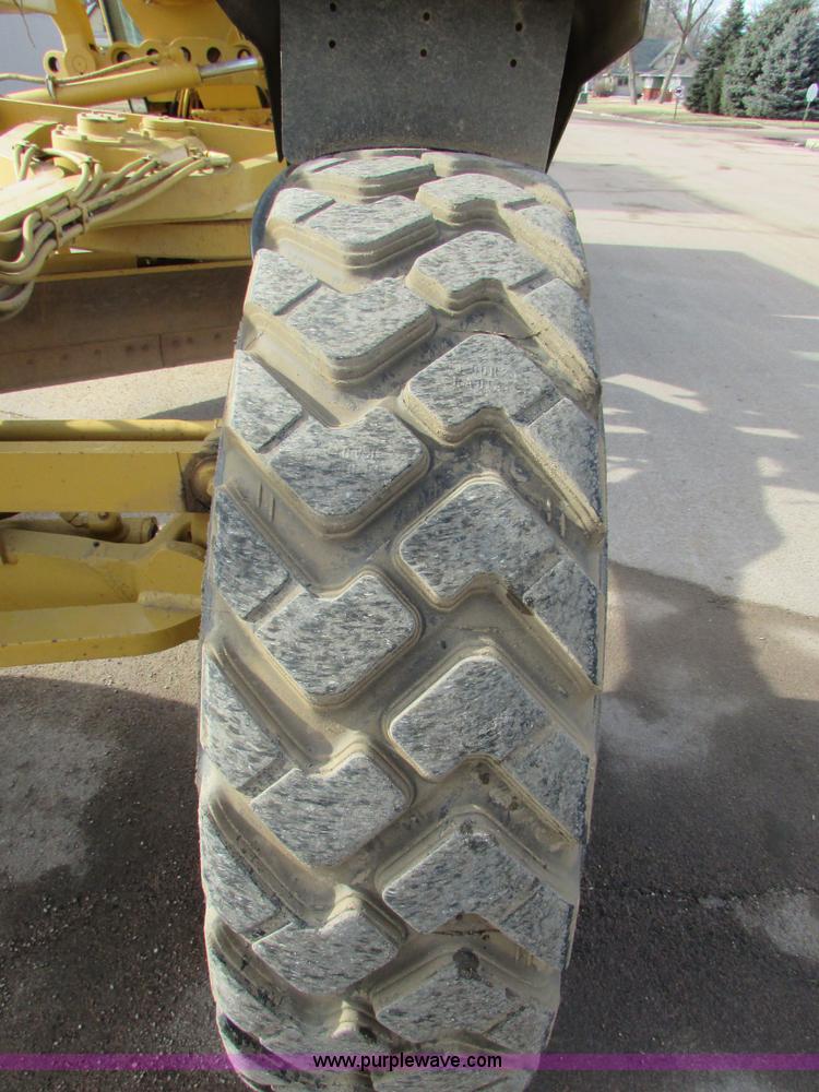 image for item I6676 2005 Caterpillar 12H VHP Plus motor grader