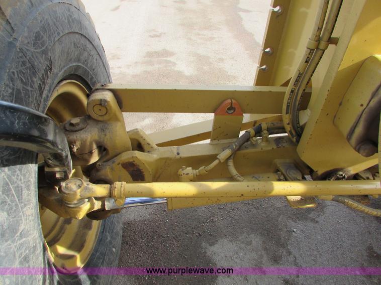 image for item I6676 2005 Caterpillar 12H VHP Plus motor grader