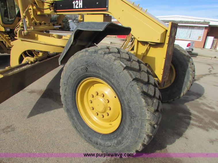 image for item I6676 2005 Caterpillar 12H VHP Plus motor grader