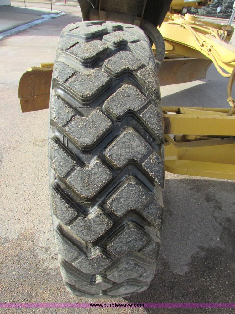 image for item I6676 2005 Caterpillar 12H VHP Plus motor grader