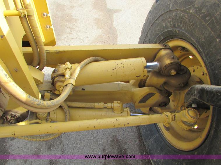 image for item I6676 2005 Caterpillar 12H VHP Plus motor grader
