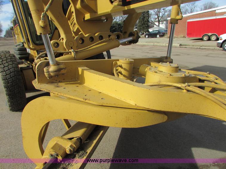 image for item I6676 2005 Caterpillar 12H VHP Plus motor grader