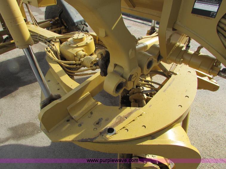 image for item I6676 2005 Caterpillar 12H VHP Plus motor grader