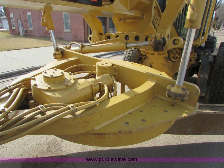 image for item I6676 2005 Caterpillar 12H VHP Plus motor grader