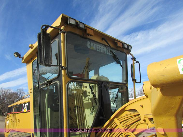 image for item I6676 2005 Caterpillar 12H VHP Plus motor grader