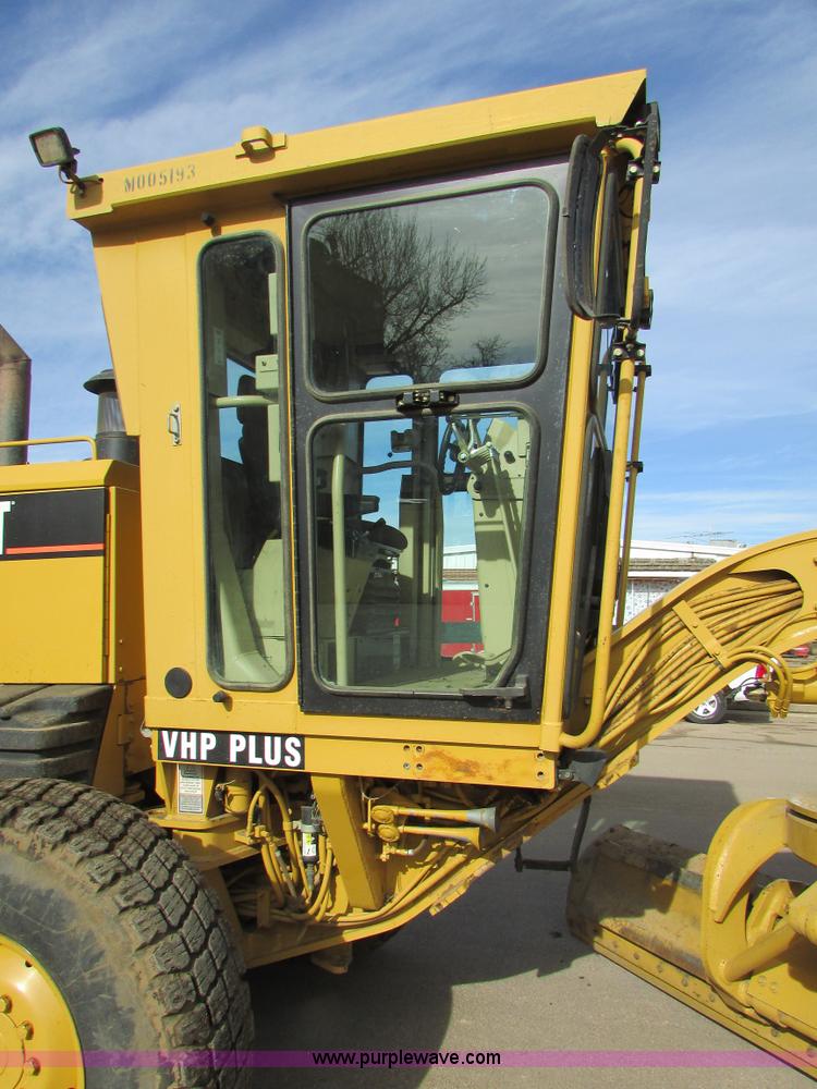 image for item I6676 2005 Caterpillar 12H VHP Plus motor grader