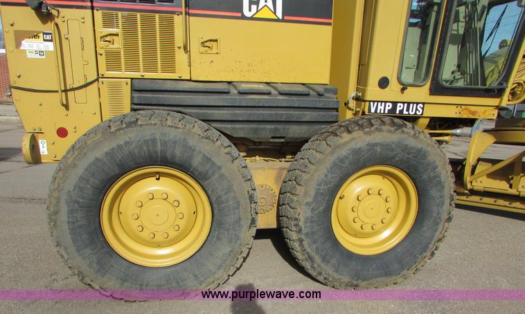 image for item I6676 2005 Caterpillar 12H VHP Plus motor grader