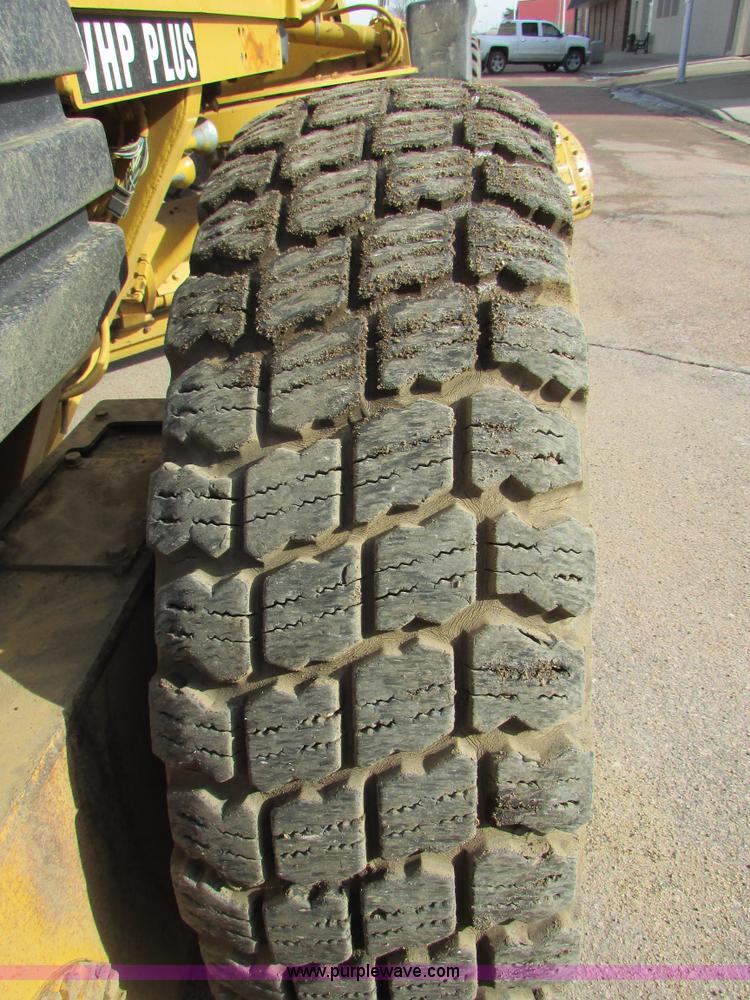 image for item I6676 2005 Caterpillar 12H VHP Plus motor grader