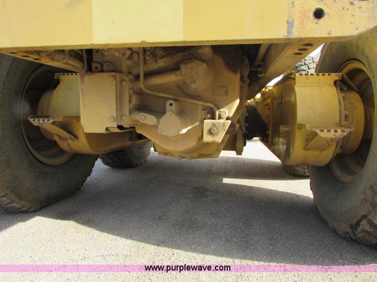 image for item I6676 2005 Caterpillar 12H VHP Plus motor grader