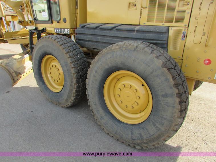image for item I6676 2005 Caterpillar 12H VHP Plus motor grader